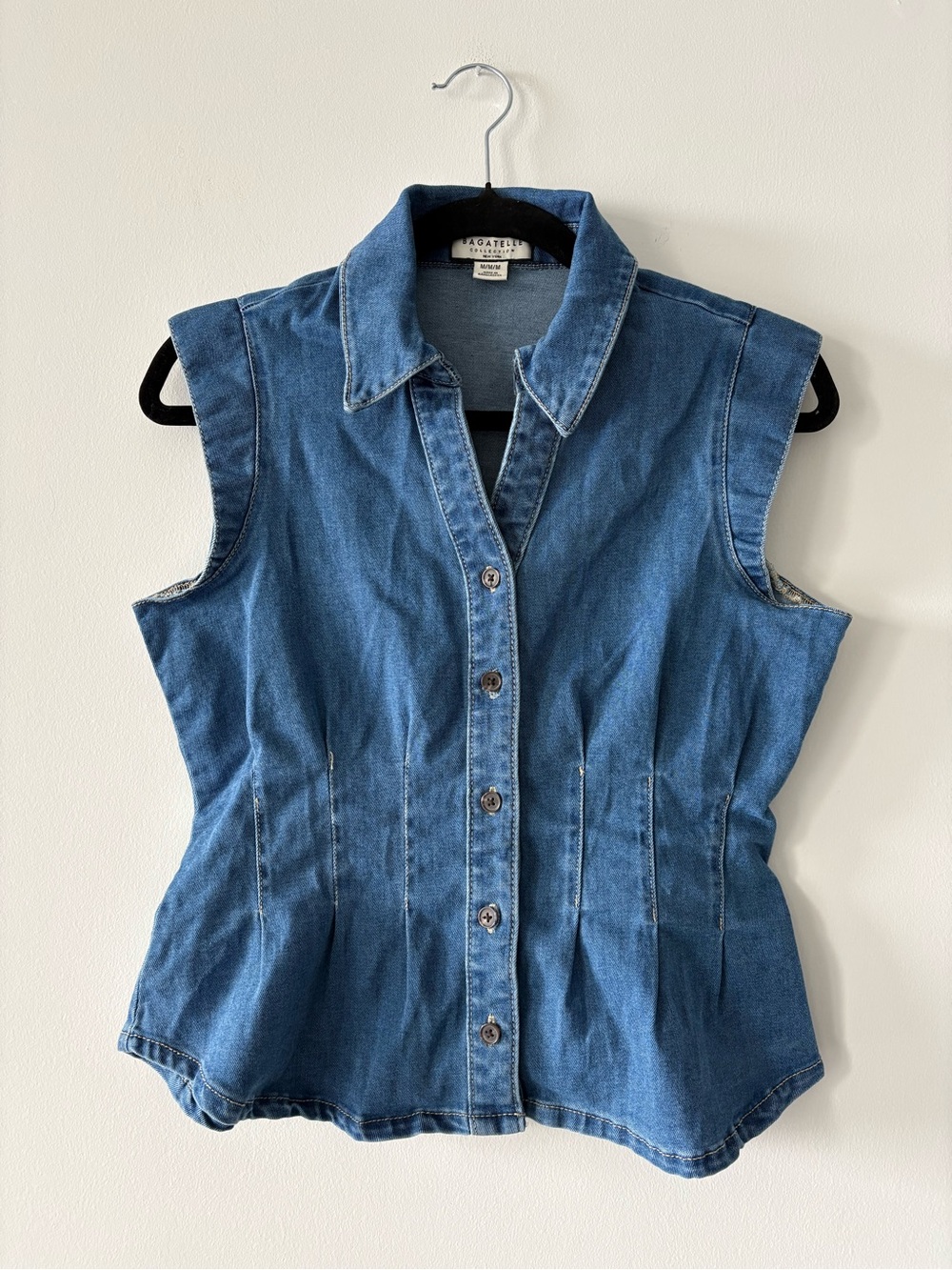 Bagatelle Medium Wash Denim Sleeveless Button-Down Vest Medium